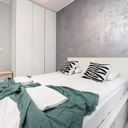 Апартаменты Shortstaypoland Srodkowa B189 *