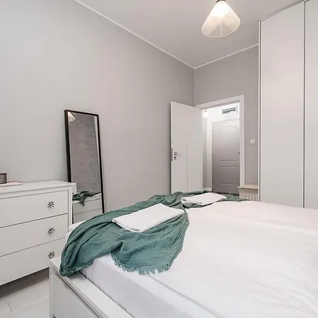 Apartment Shortstaypoland Srodkowa B189 Warschau